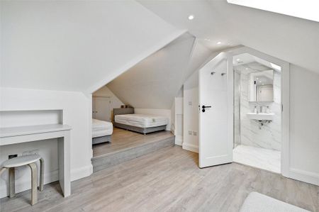 3 bedroom semi-detached house to rent - Photo 5