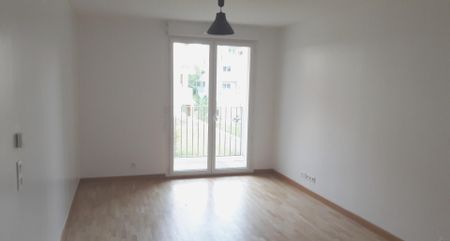 location Appartement T2 DE 42.9m² À RIS ORANGIS - Photo 3