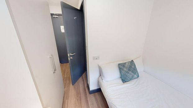 1 bedroom in a flat share to rent - Photo 1