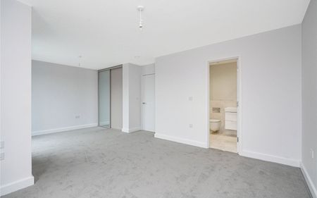 Landmark Court, 30 Queens Road, Weybridge, Surrey, KT13 - Photo 3