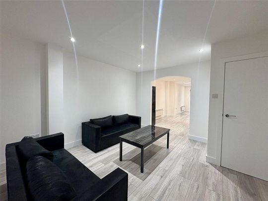 4 bedroom terraced house to rent - Photo 1