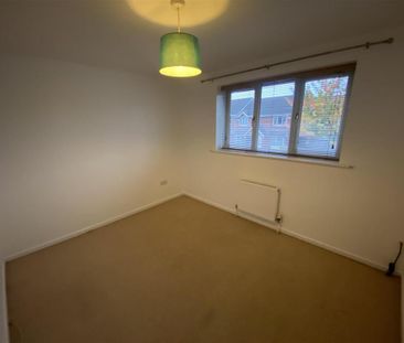 2 bedroom semi-detached house to rent - Photo 2
