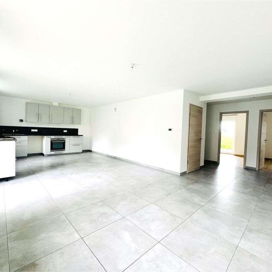 Location Appartement 4 pièces 90m² HAUCOURT MOULAINE 54860 - Photo 1