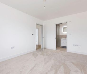 3 bedroom detached bungalow to rent - Photo 3