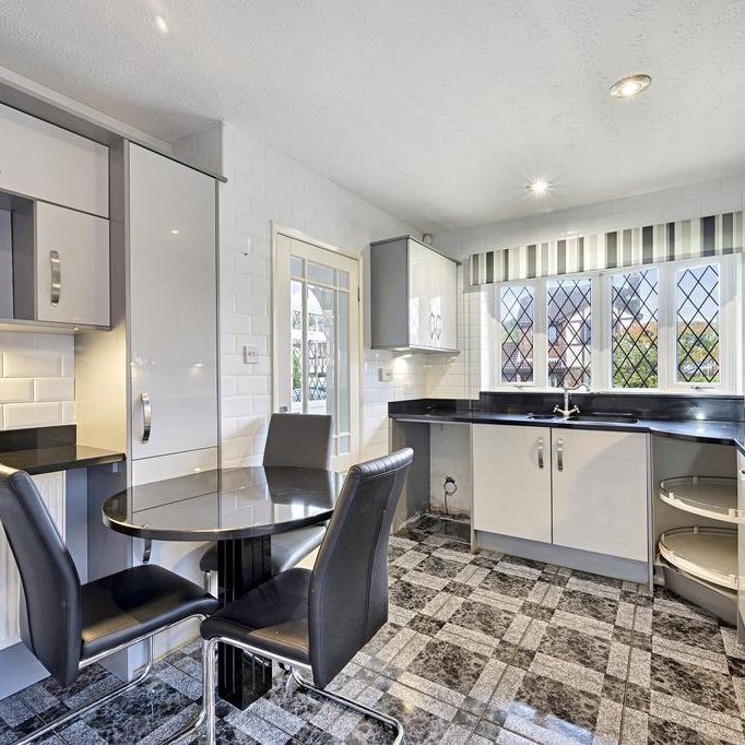 2 bedroom detached bungalow to rent - Photo 1