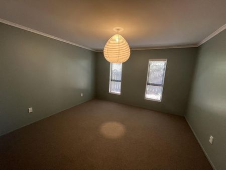 Fully Renovated Merrilands home - Photo 4