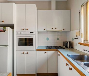 Perfect location - Photo 2