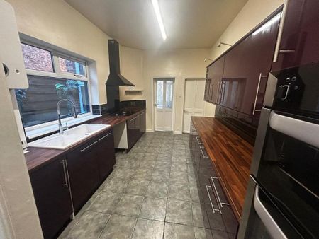 3 bedroom terraced house to rent - Photo 2