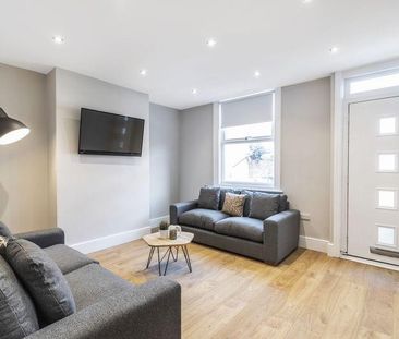 4 bedroom terraced house to rent - Photo 1