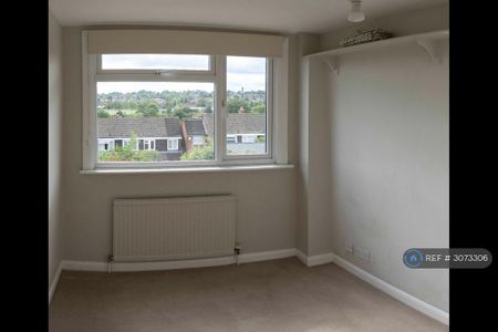 3 bedroom semi-detached house to rent - Photo 5