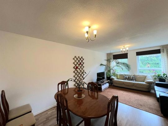 2 bedroom property to rent - Photo 1