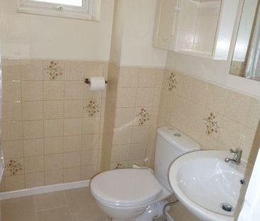 Terraced house to rent - Photo 1