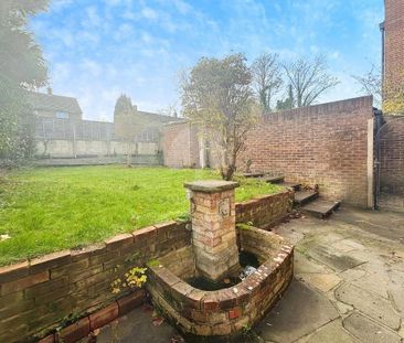 2 bedroom semi-detached house to rent - Photo 5