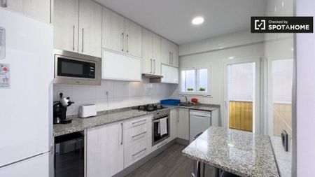 4 room luxury Flat for rent in L'Hospitalet de Llobregat, Spain - Photo 4