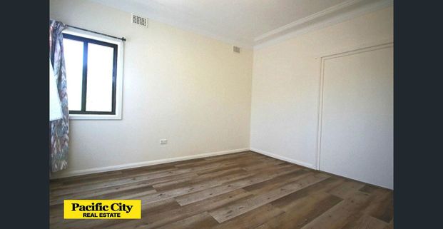 CHARMING 3 BEDROOM PLUS STUDY FAMILY HOME - Photo 1