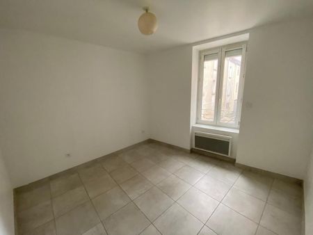 Location Appartement 4 pièces 70m² BESSEGES 30160 - Photo 3