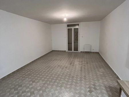 Location Appartement 2 pièces 72 m2 à Lodève - Photo 2