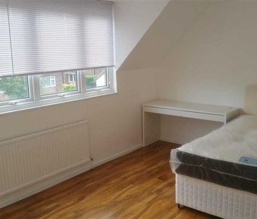 6 bedroom semi-detached house to rent - Photo 6