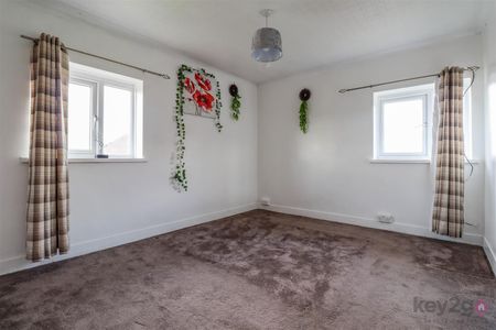 Delves Drive, Hackenthorpe, S12 - Photo 5