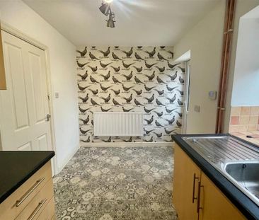 2 bedroom end of terrace house to rent - Photo 6