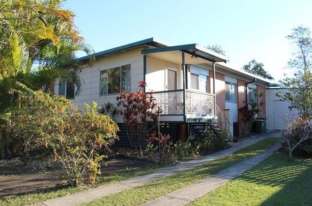 Spacious Family Home in Slacks Creek - Photo 4