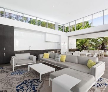 Elevated Coastal Living: Spacious 3rd-Floor Apartment with Resort-S... - Photo 2