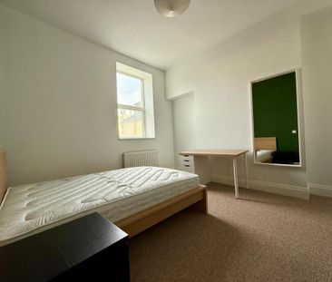 6 bedroom house to rent - Photo 4