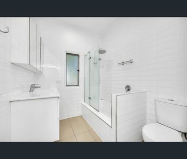 289 Preston Road, Wynnum West, Qld 4178 - Photo 1