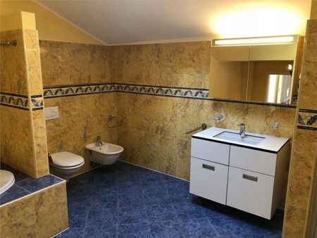 MELANO - In der Ortsmitte vermieten wir eine 4.5-Zimmer-Duplexwohnung - Foto 3