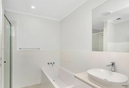 SPACIOUS BEACHFRONT LIVING - Photo 5