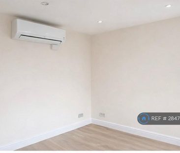 3 bedroom maisonette to rent - Photo 3