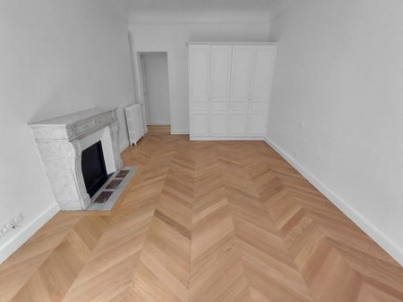 location Appartement T6 DE 193.3m² À PARIS - Photo 4