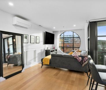 Fully Furnished 1 Bedroom Unit - perfectly situated on Lonsdale Street Braddon! - Photo 3