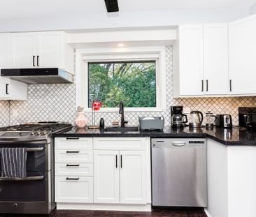 For Lease - 419 Brownfield Gardens, Toronto, Ontario - Photo 2