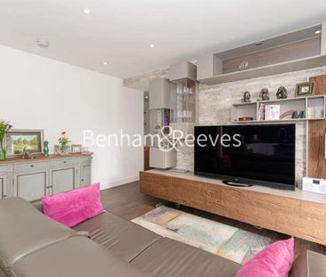 Brent House, Nine Elms, SW8 - Photo 2