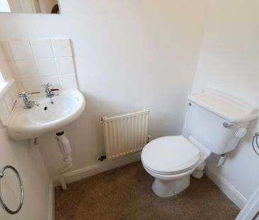 2 bedroom terraced house to rent - Photo 2