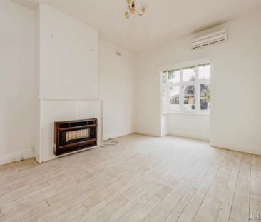 3 Bed, 1 Bath - Photo 4