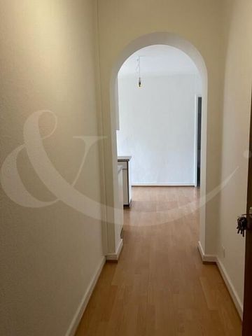 15 Quai du Cheval-Blanc, appartement de 4.5 pièces lumineux et traversant - Foto 3
