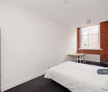 5 bedroom flat to rent - Photo 1