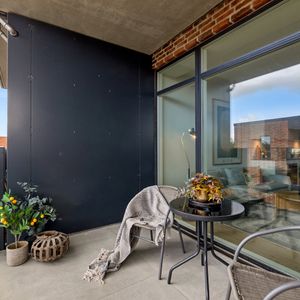 Toværelses lejlighed med skønt uderum - Photo 2