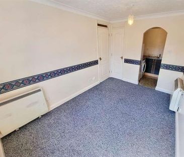 Hadleigh House, Rectory Road, Rushden, Northants, NN10 - Photo 6