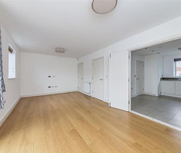 3 bedroom end of terrace house to rent - Photo 1