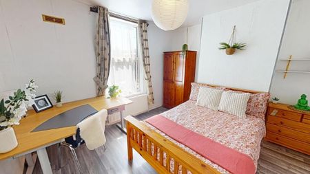 4 bedroom terraced house to rent - Photo 5