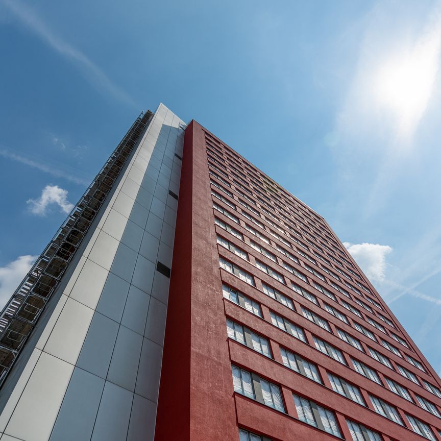 Ruby Tower / 2-Zimmerwohnung mit Blick auf den Taunus sucht neuen Bewohner - Photo 1