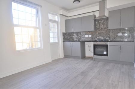 3 bedroom terraced house to rent - Photo 2