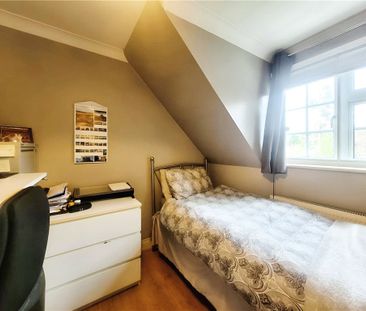 Vicarage Road, Egham, Surrey, TW20 9JW - Photo 3