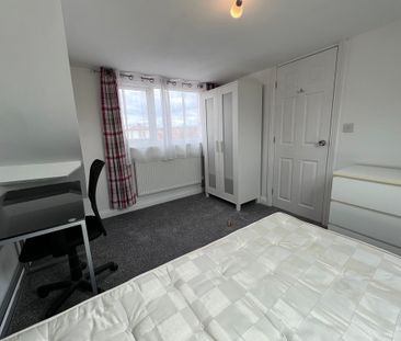 Hazelwood Avenue, Osbaldwick - P1885 - Photo 3