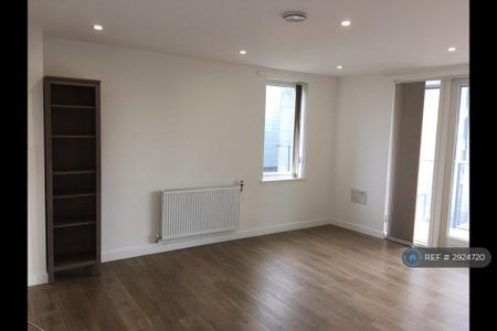 3 bedroom flat to rent - Photo 2