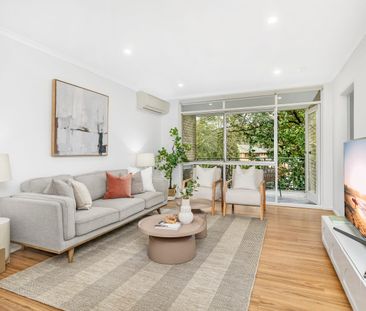 Renovated Three-Bedroom Retreat in Ultra Convenient Location Moment... - Photo 3