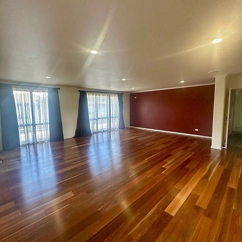 Sunny 4BR Family Haven - Hamilton East - Photo 1
